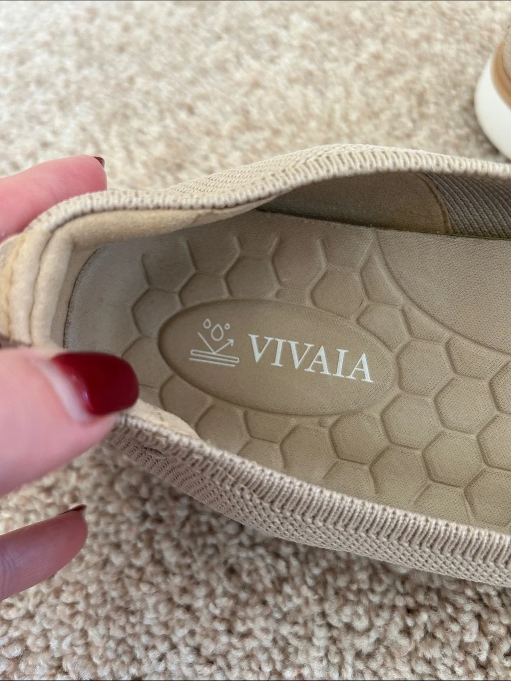 Vivaia Lightweight Pointed-Ballet Flats - Almond